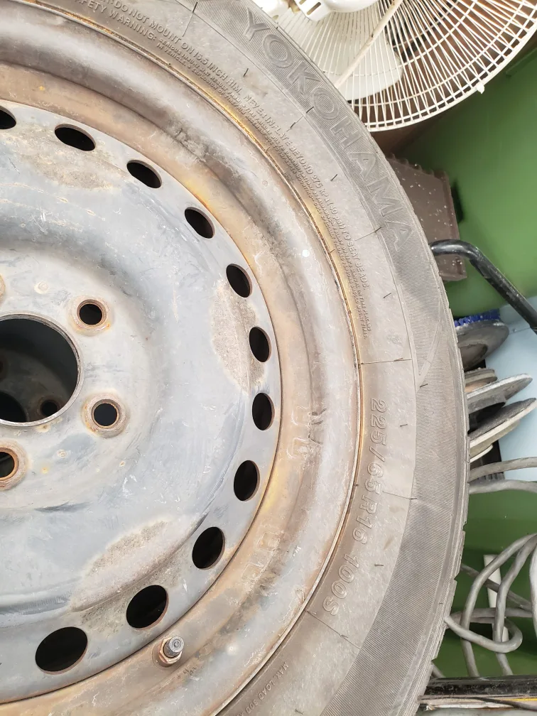 Yokohama 225/65R16 Tires - Set of 4 image indicator(3)