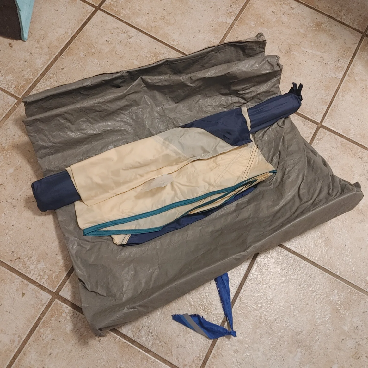 Dome tent 3 person Camping Tent - Blue, Beige & Grey image indicator(3)