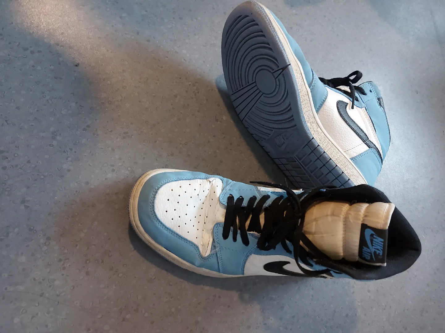 ***TWO PAIRS OF RUNNING SHOES *** image indicator(2)