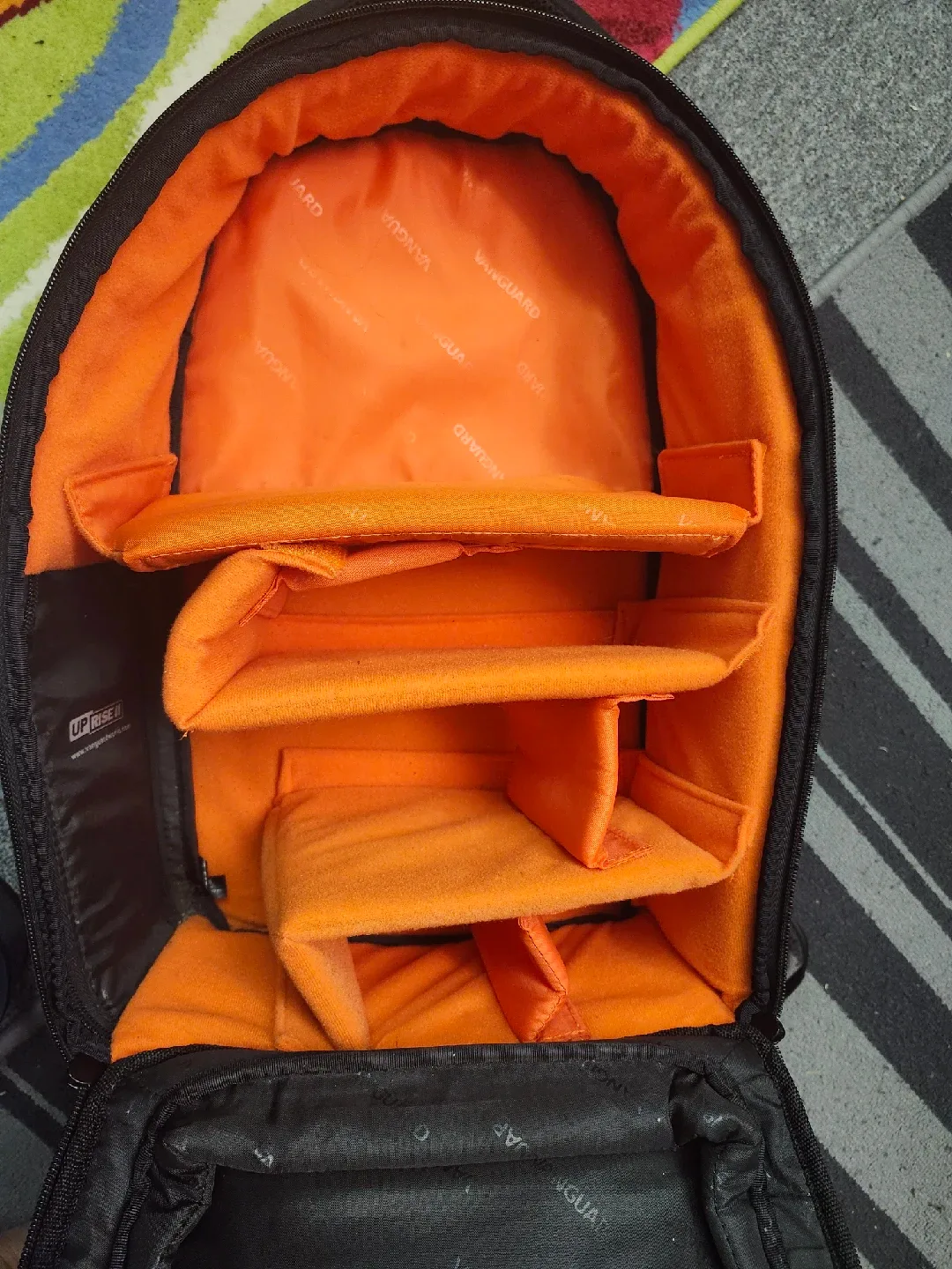 Vanguard Camera Backpack - Black image indicator(3)