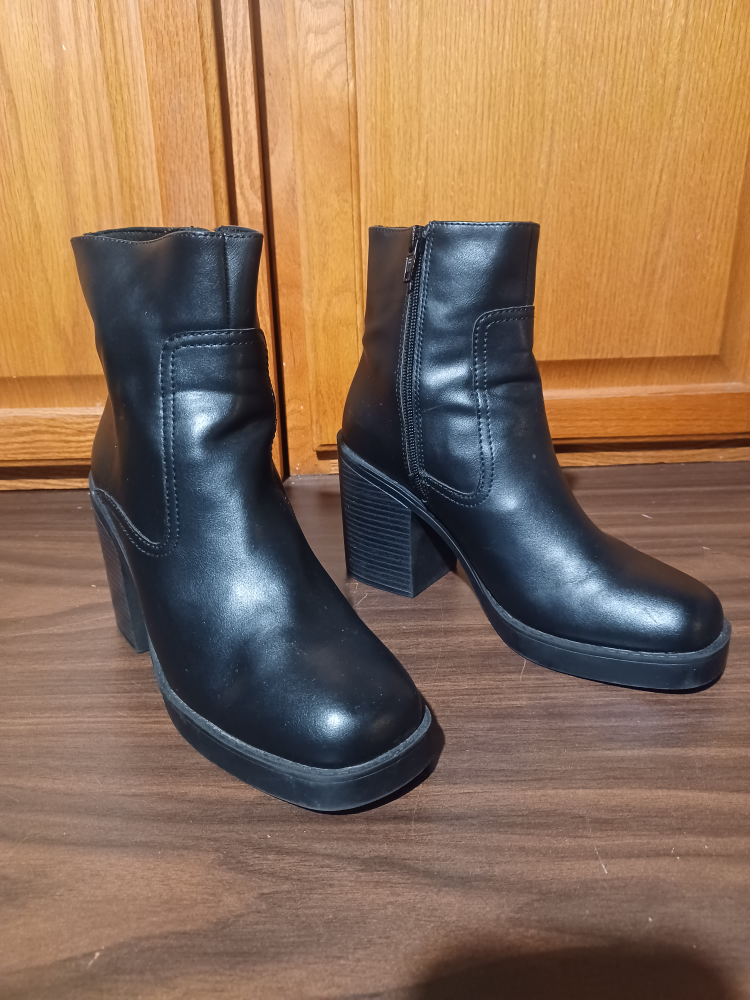 Black Ankle Boots - photo 3