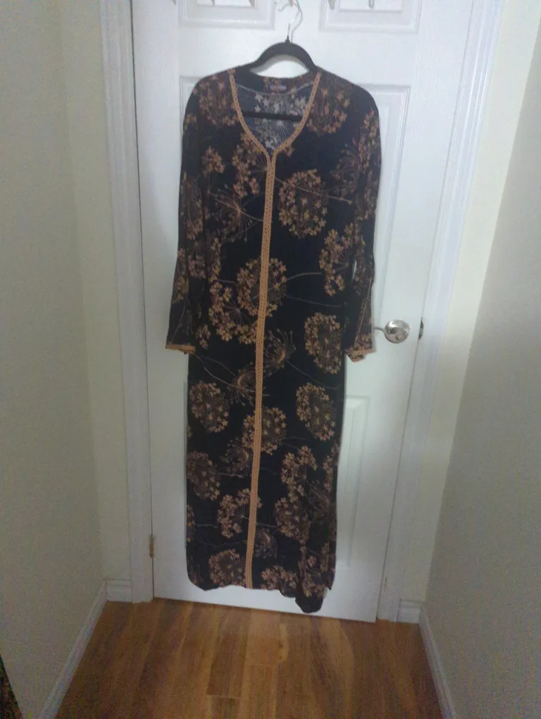 Long sleeve patterned dress image indicator(3)