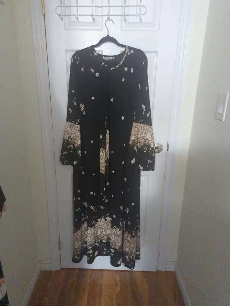 Long sleeve patterned dress image indicator(7)