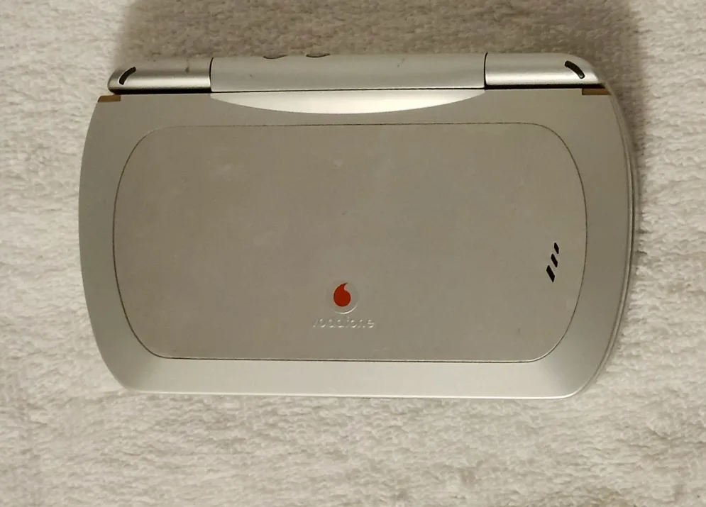 HTC Universal Pocket PC Mobile Phone - For parts or repair image indicator(3)