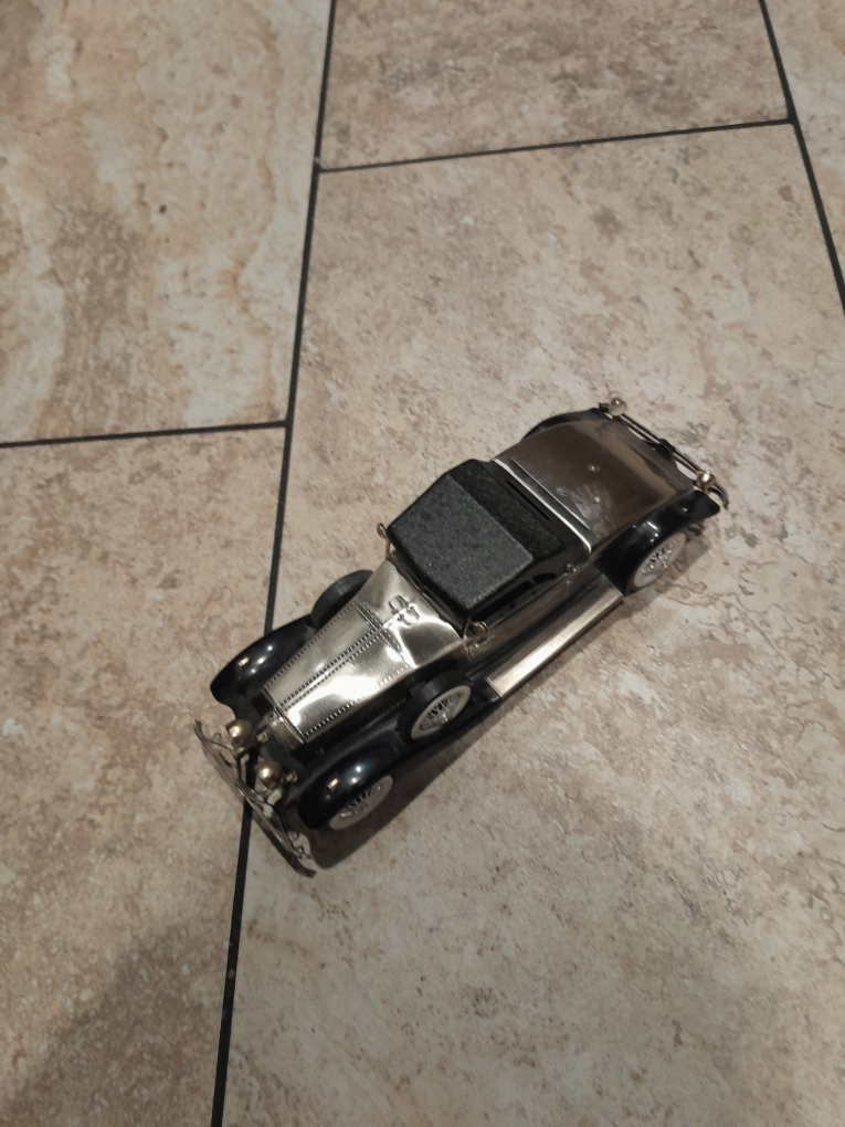 Vintage Style Car Model - photo 5