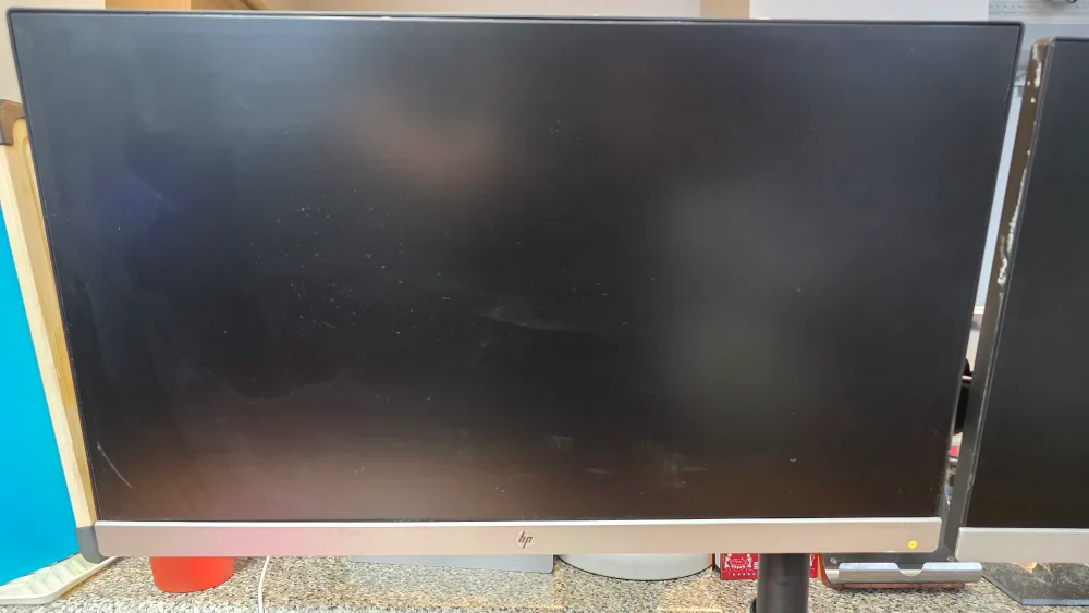 HP Monitor with Dual Monitor Stand and Table image indicator(7)