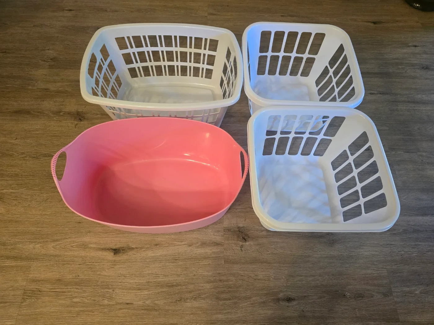 1. scale  2. small lamp  3. chair 4. table 5. TV table  etc image indicator(9)