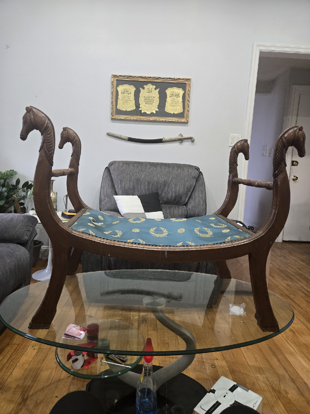 Unique Horse Head Bench. furniture