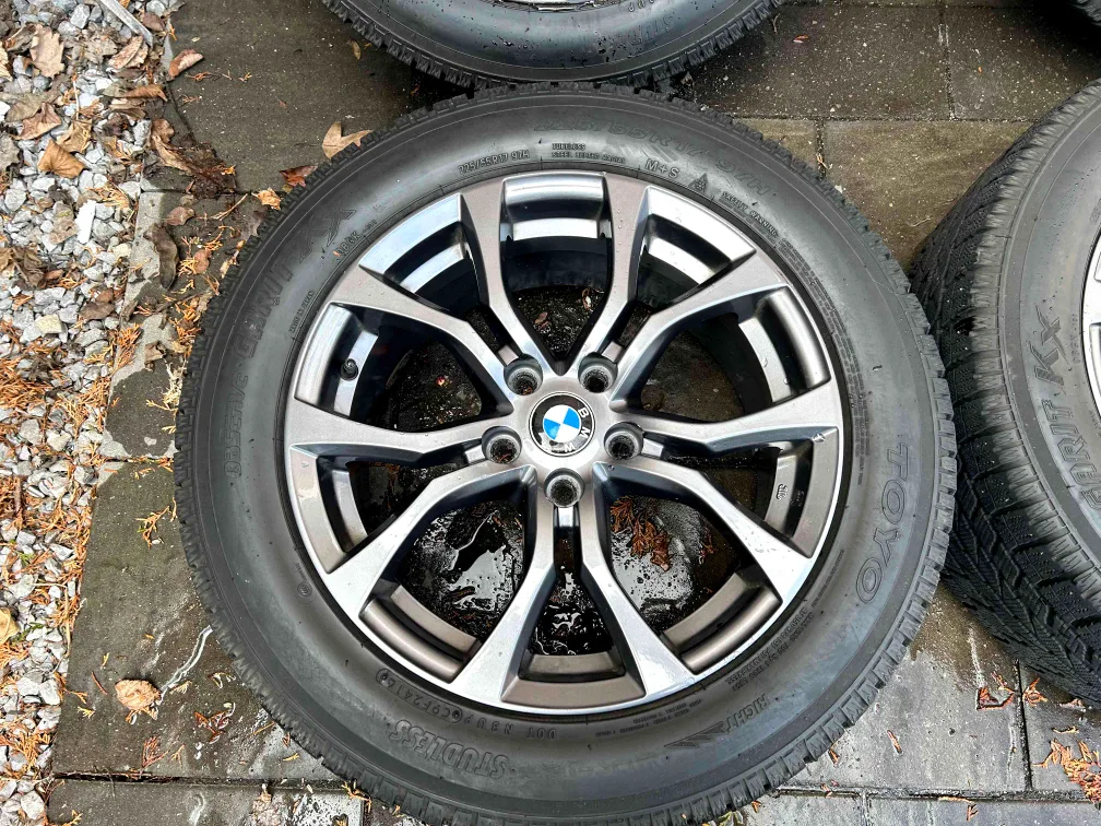 4 Alloy Wheels with Winter Tires - Set of 4 image indicator(2)