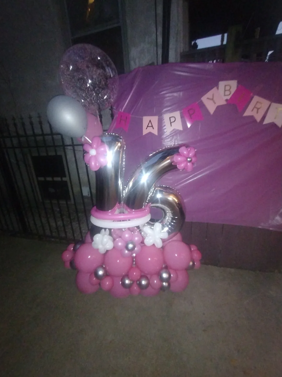 Sweet 16 Balloon Decoration thumbnail