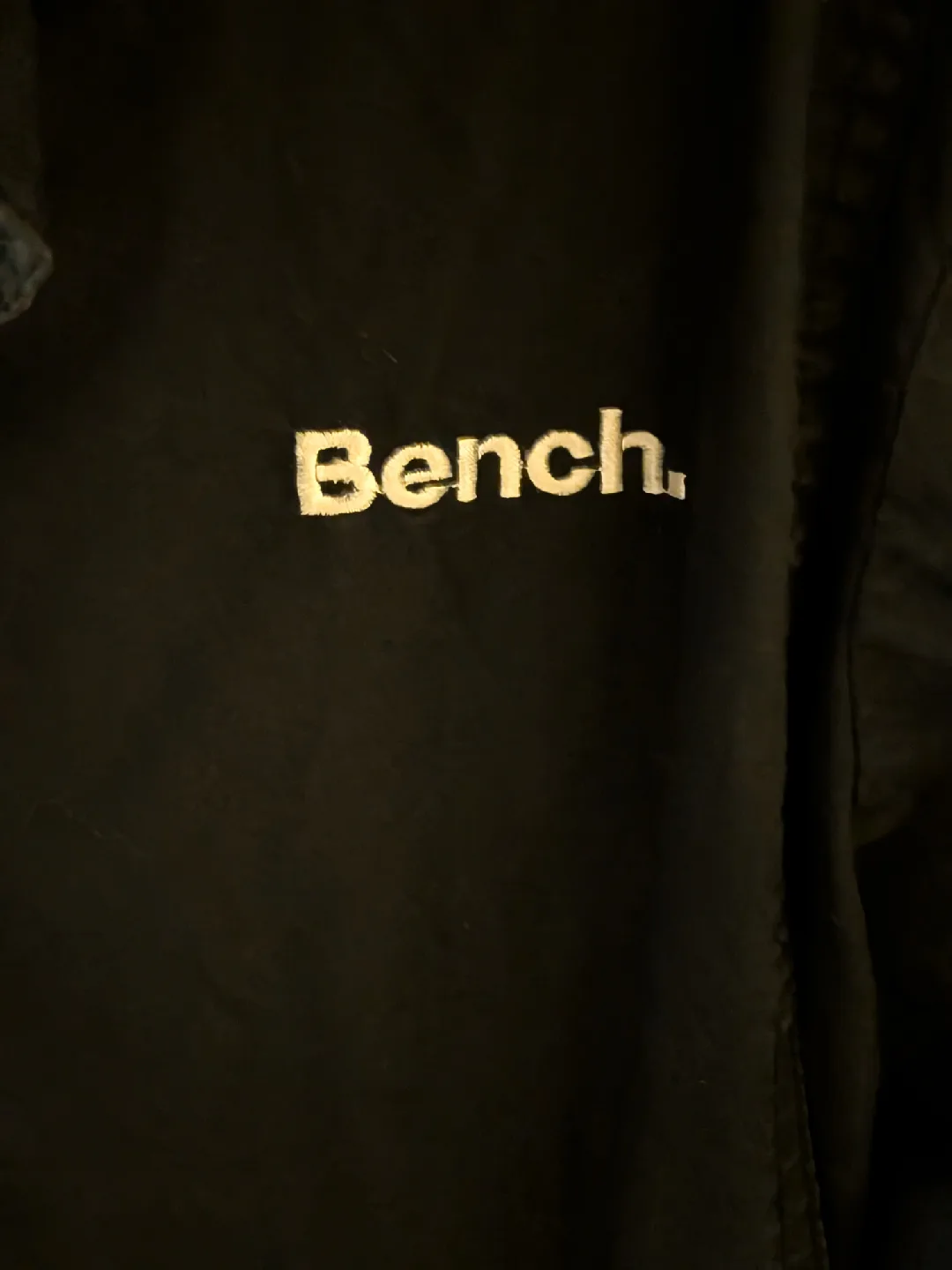 Bench Black Jacket Youth Size M image indicator(3)