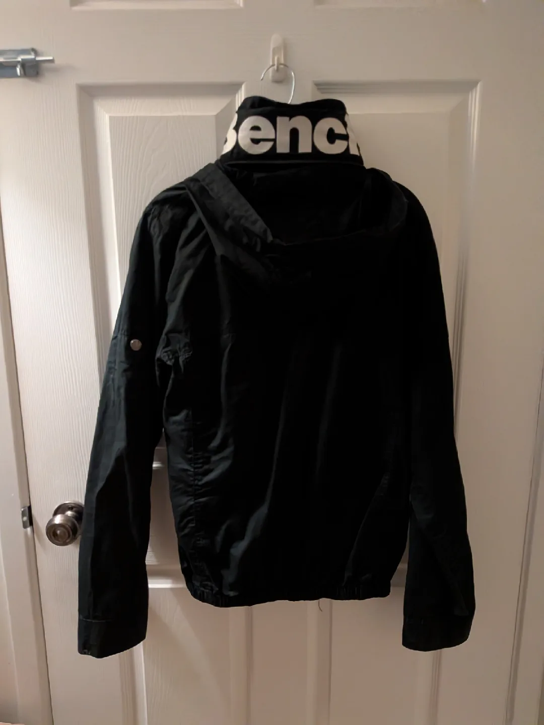Bench Black Jacket Youth Size M image indicator(4)