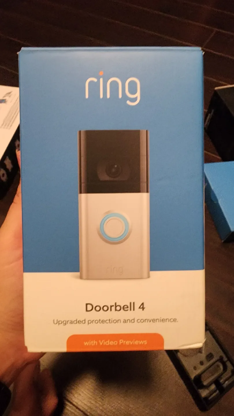 Ring Doorbell 4 w/ additional battery thumbnail