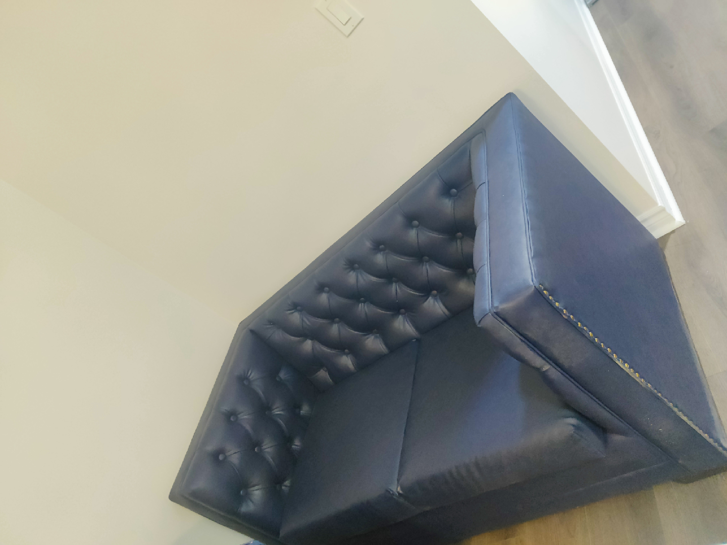 Move out Sale - Stylish navy tufted leather - like new! - photo 3