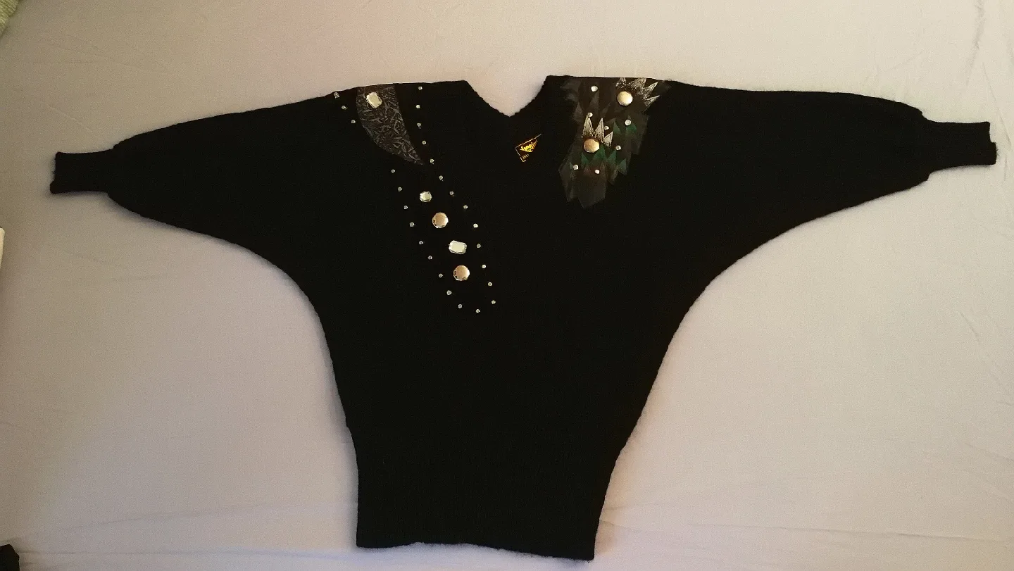 🇮🇹 Italian Vintage Black Mohair Blend Embellished Sweater - S image indicator(5)
