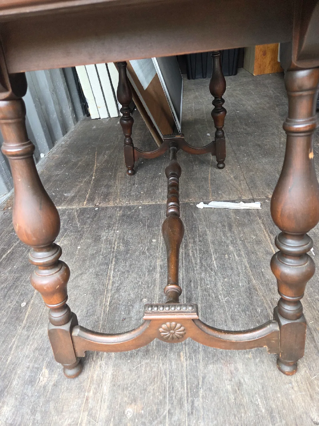 Antique Wooden Extendable Dining Table image indicator(2)