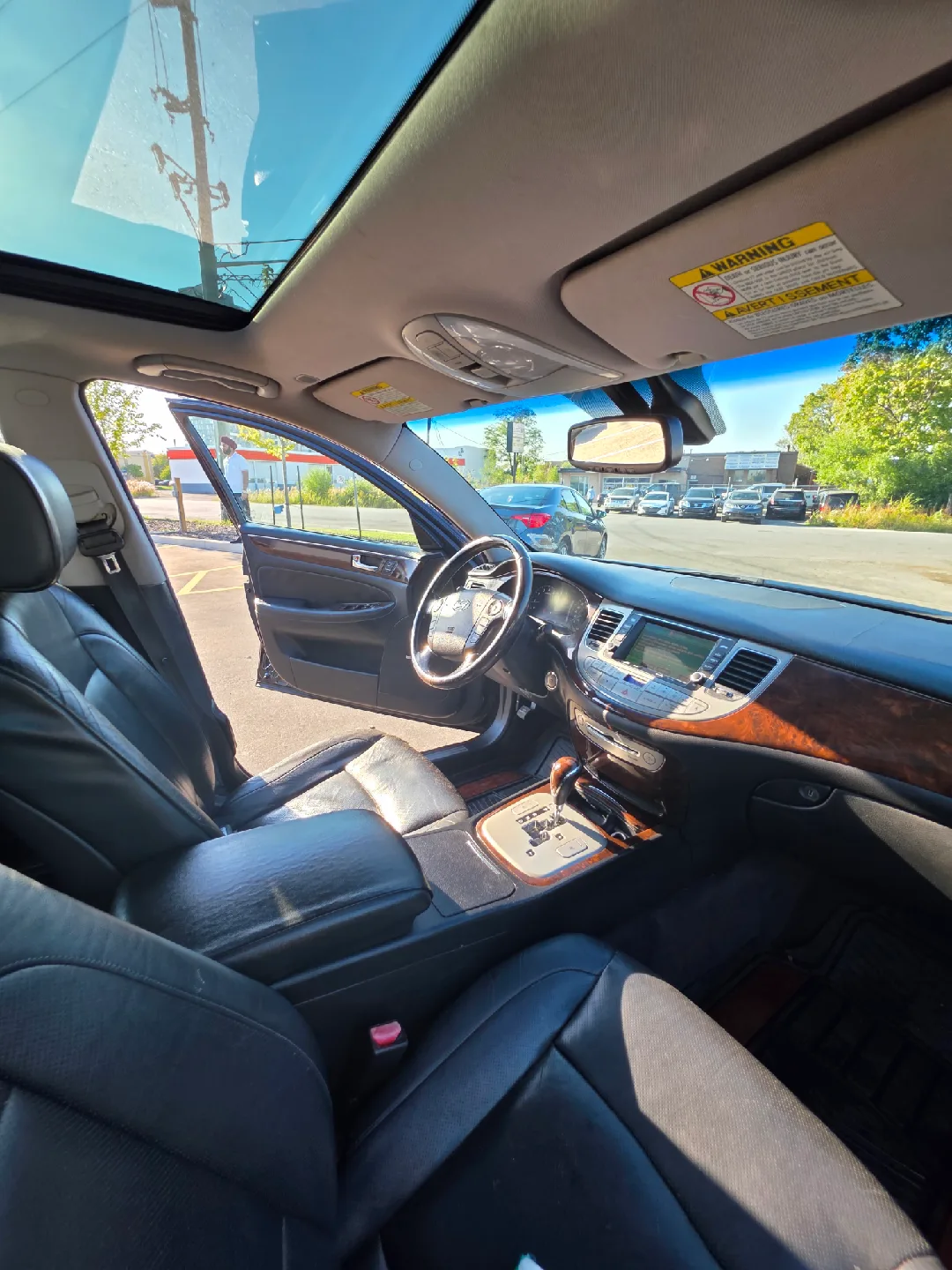 2010 Hyundai Genesis Sedan - Black image indicator(7)