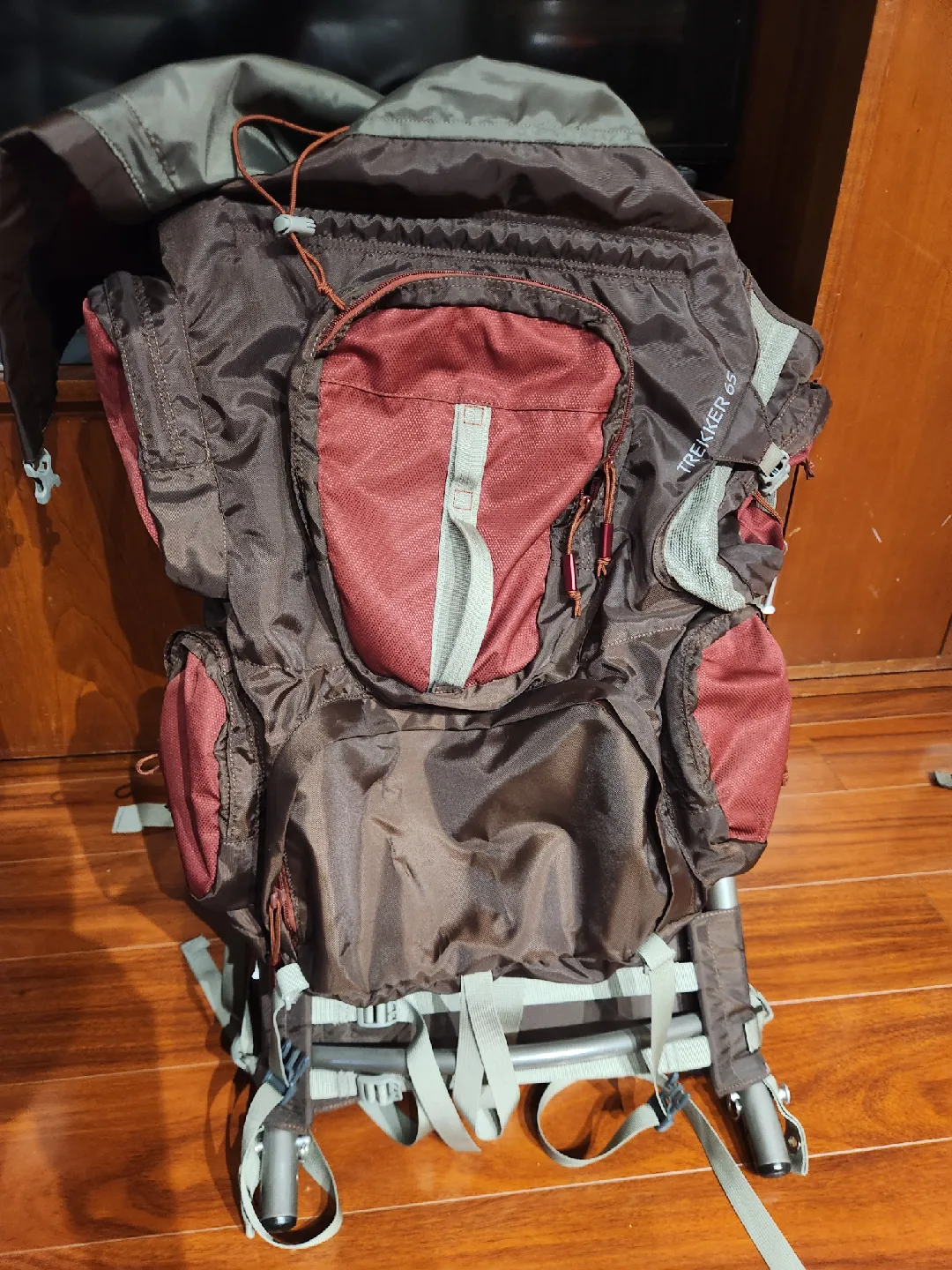 Kelty Trekker 65 Hiking Backpack - Brown/Red image indicator(2)