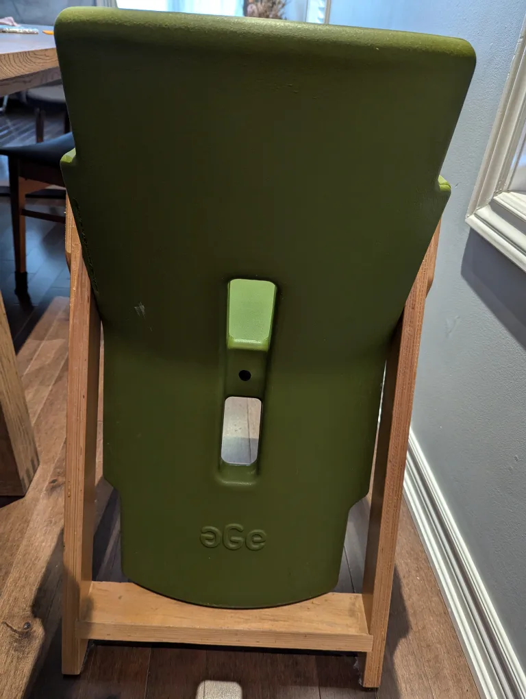 🥕 AGE Design HiLo Highchair/Chair - Convertible! image indicator(2)