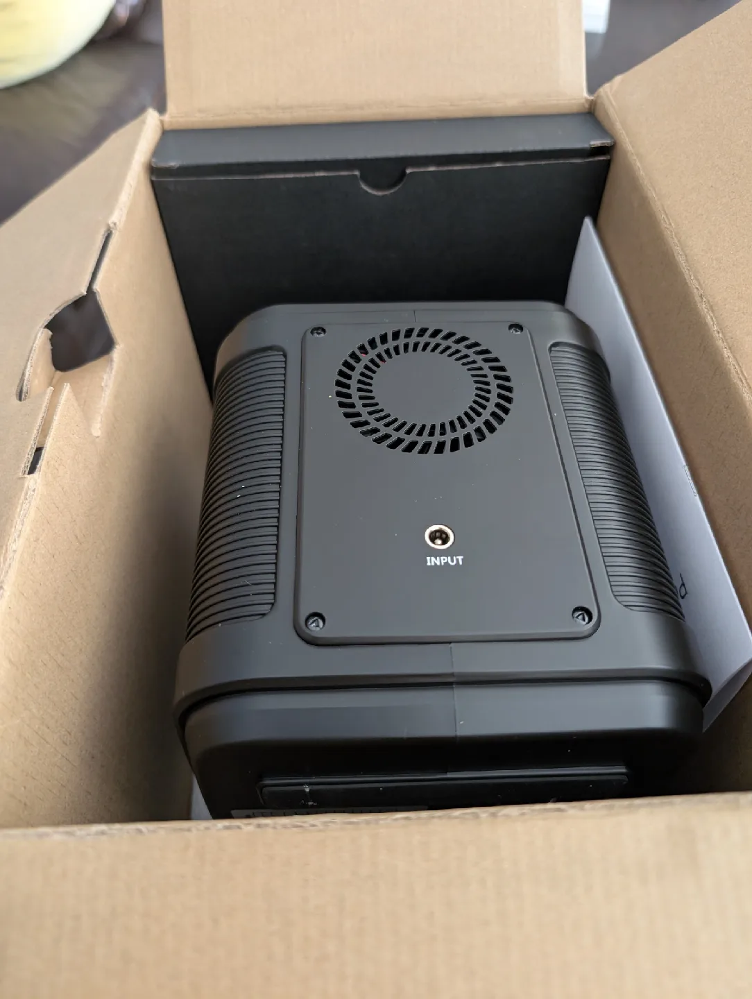 Pion Power P302 Portable 300W Power Station - BNIB! image indicator(4)