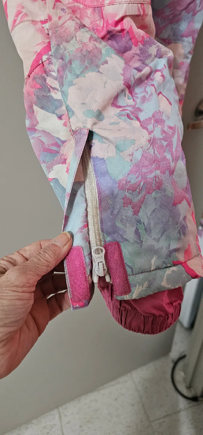 Mountain Warehouse Snowsuit - Size 7-8 YRS image indicator(3)