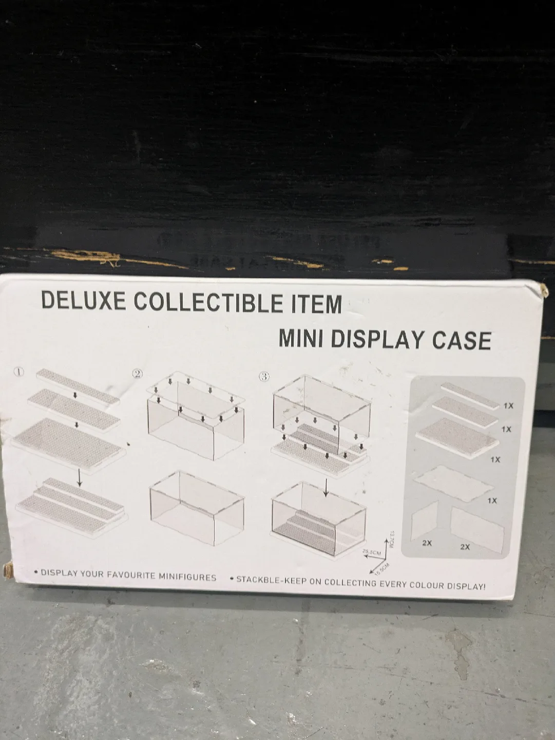 Deluxe Collectible Mini Display Case image indicator(2)