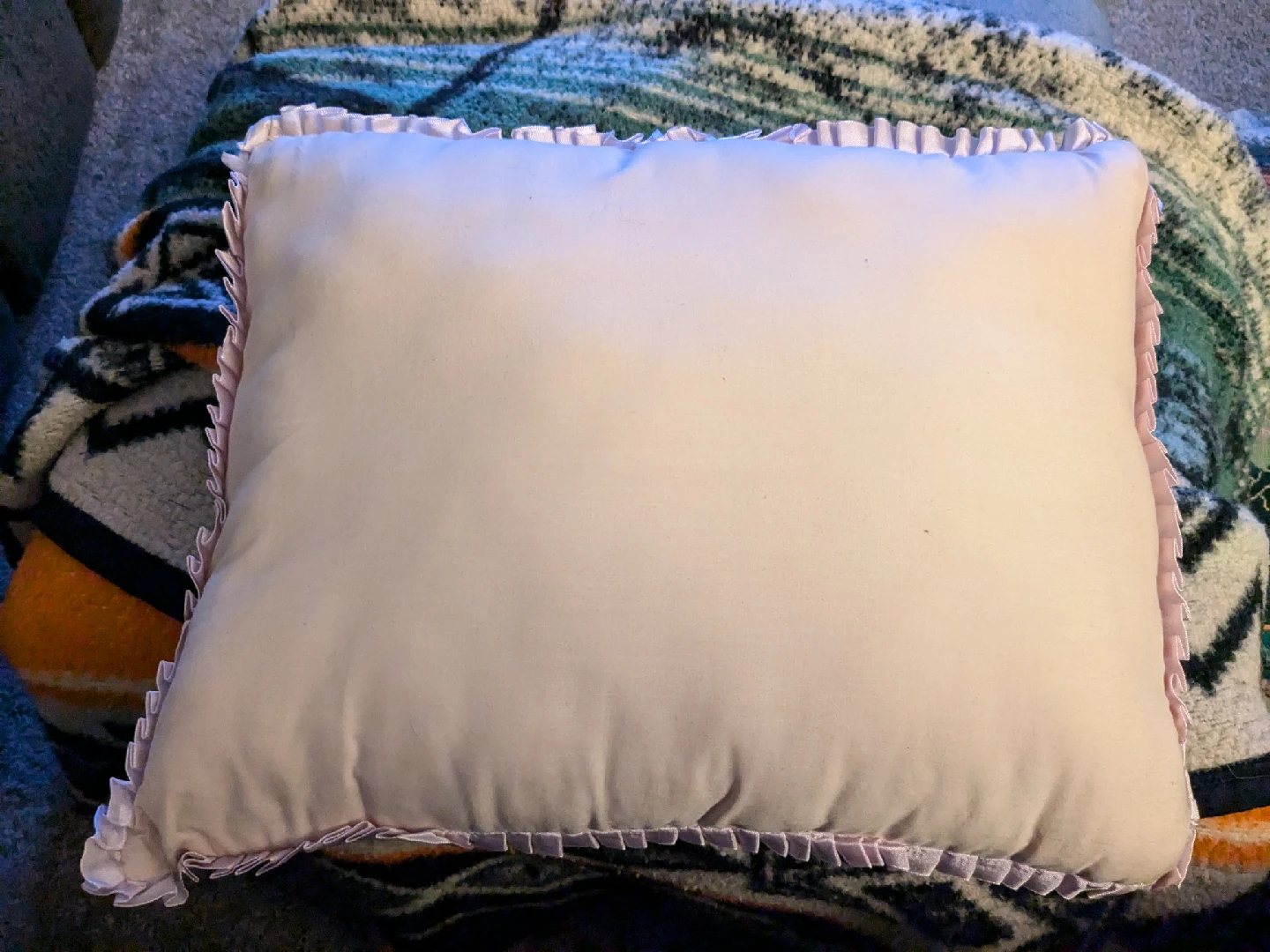 Small decorative pillows - photo 2