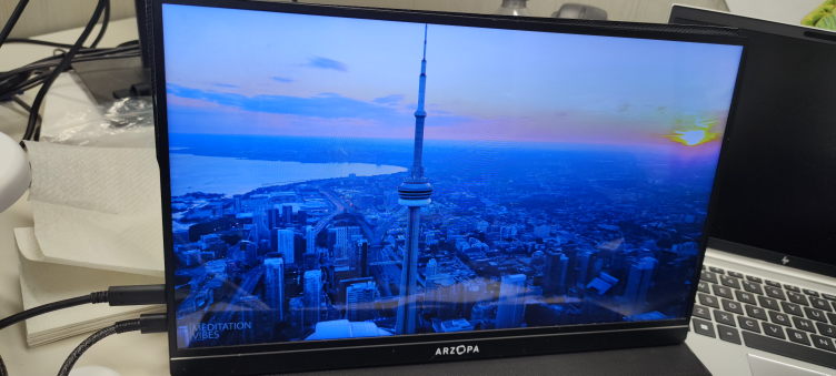 ARZOPA Portable Monitor 15.6 1080P $95 - photo 2