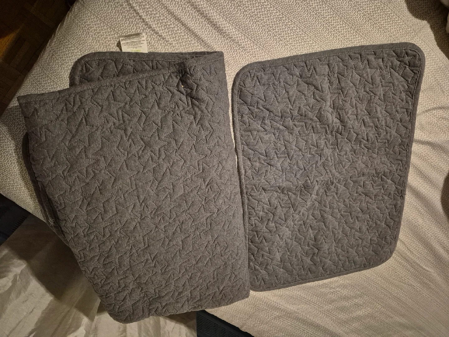 Twin blanket and pillow case