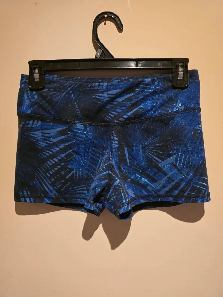 Lululemon Blue Patterned Shorts - Size 4 thumbnail