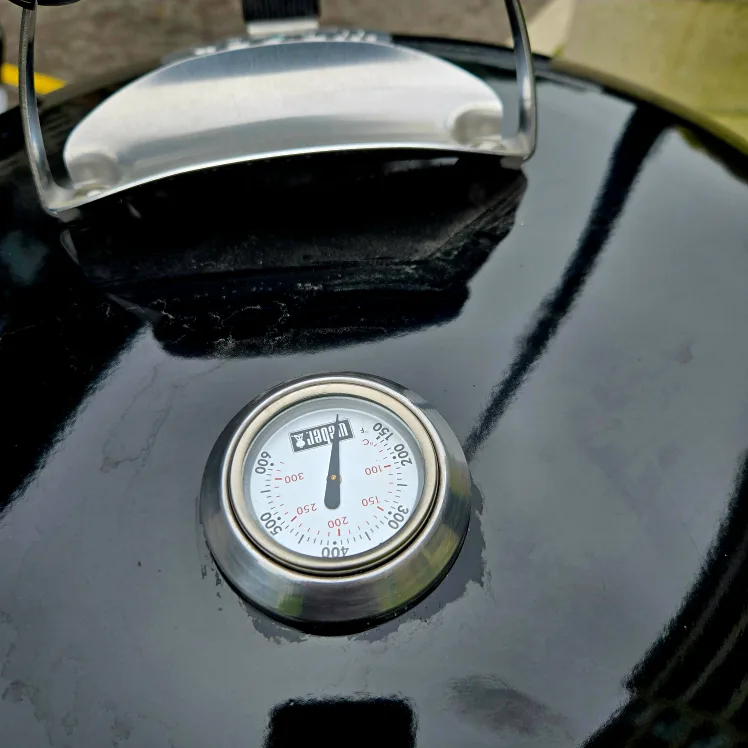 Weber Original Kettle Premium 22” Charcoal Grill image indicator(4)