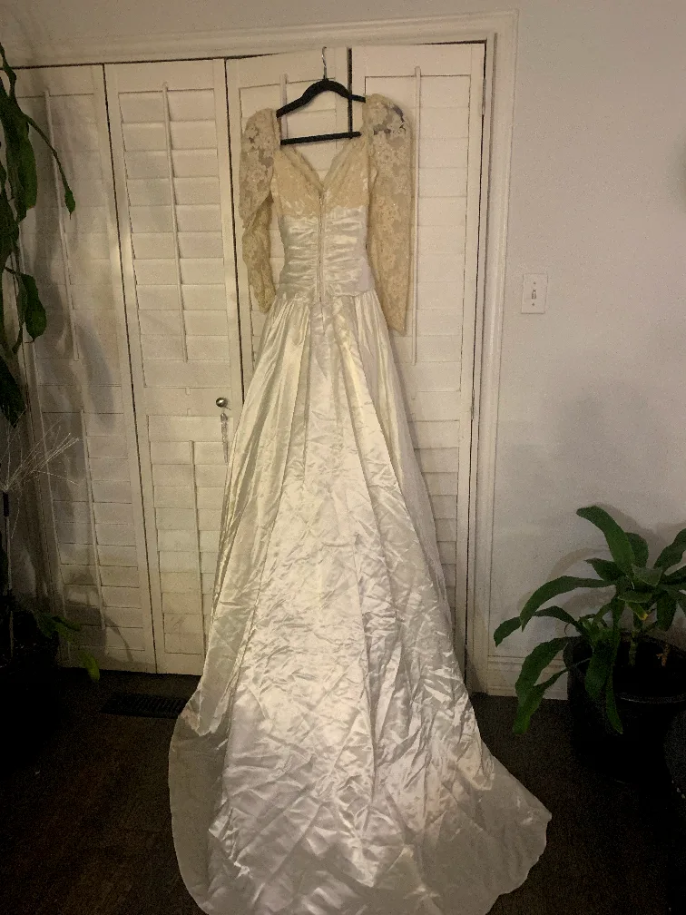 vintage 1986 wedding dress image indicator(5)