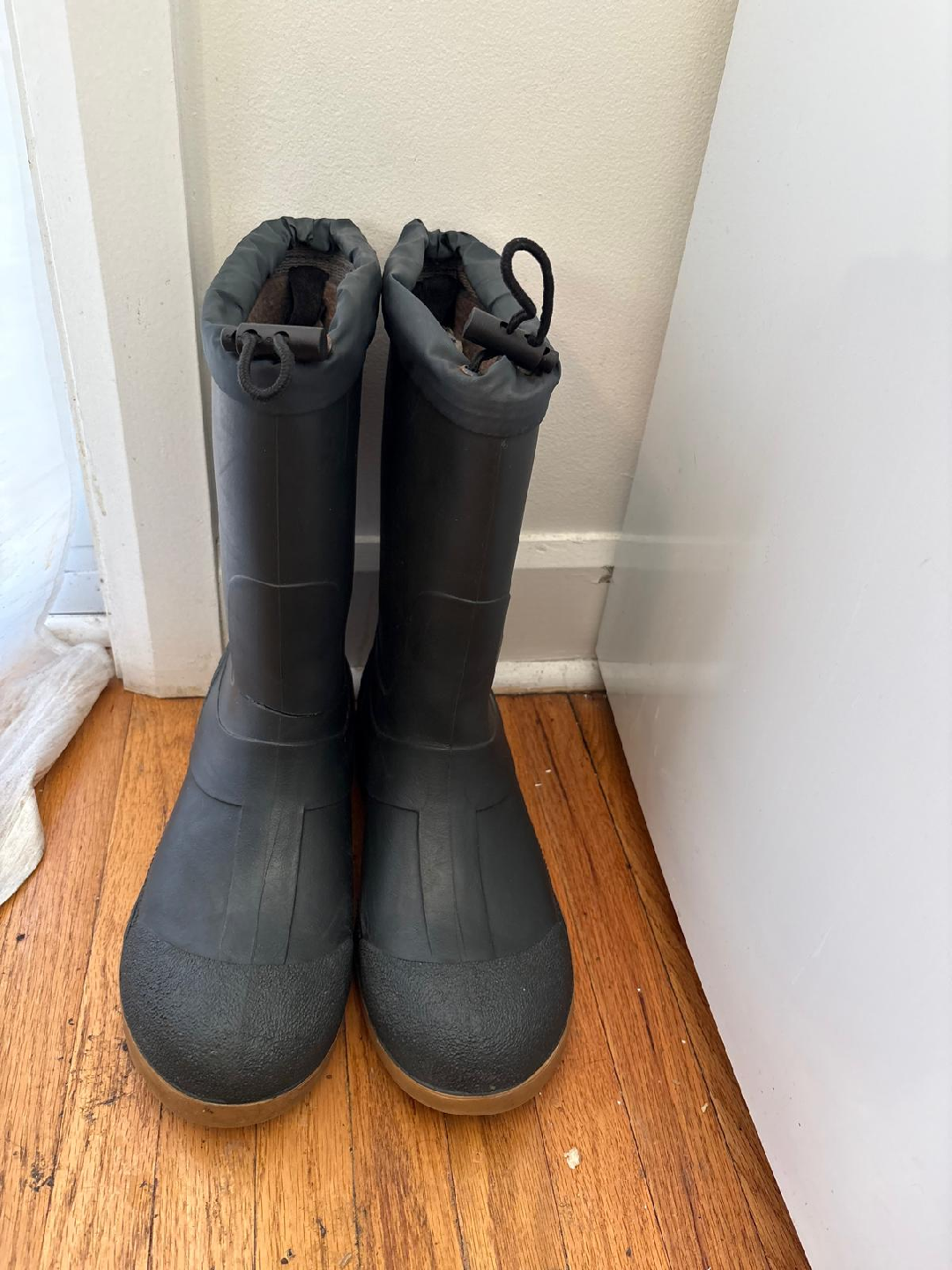 Russell Winter Boots - Size 8