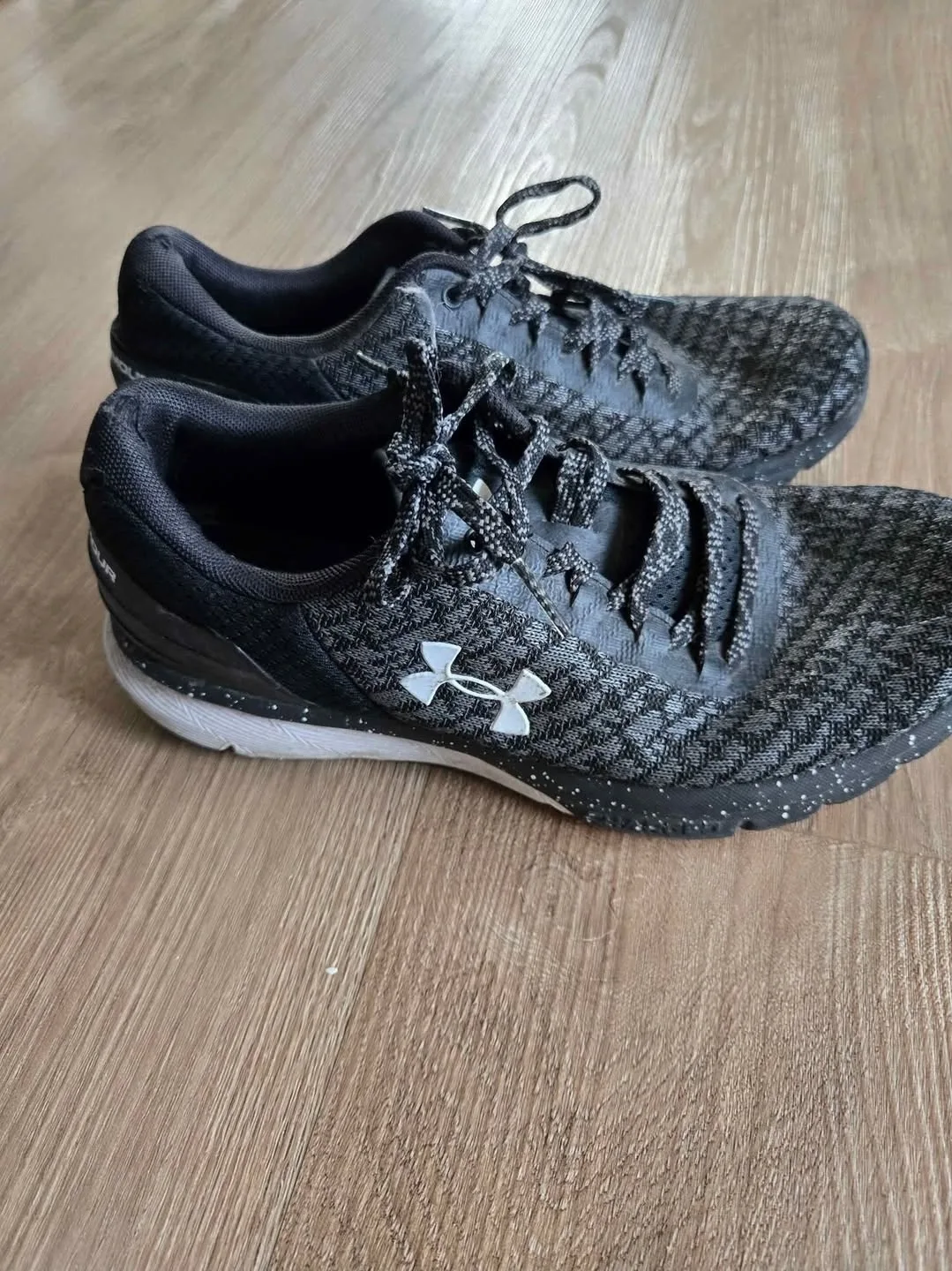 GUC Under Armour Running Shoes - $10 each image indicator(7)