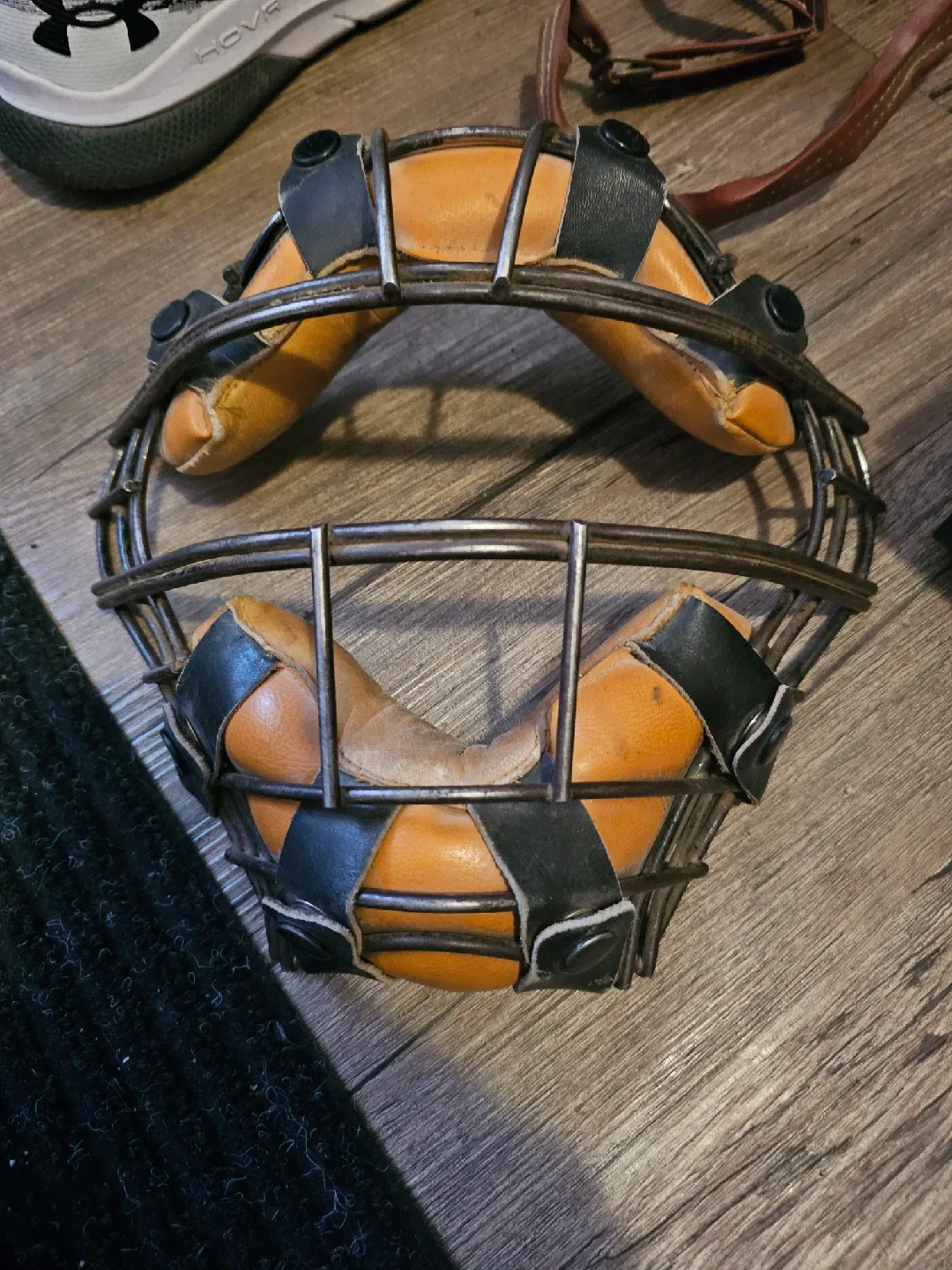 vintage Catching Mask