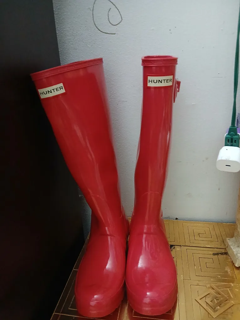 Hunter Rain Boots - Red image indicator(2)