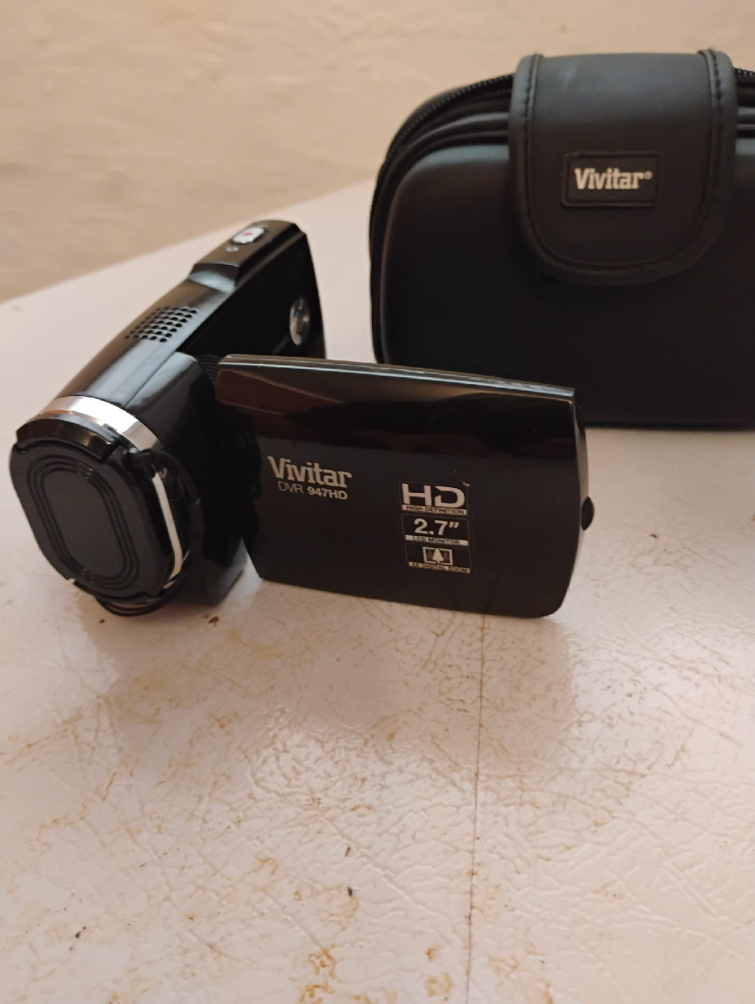 Vivitar DVR 847HD Camcorder - photo 2