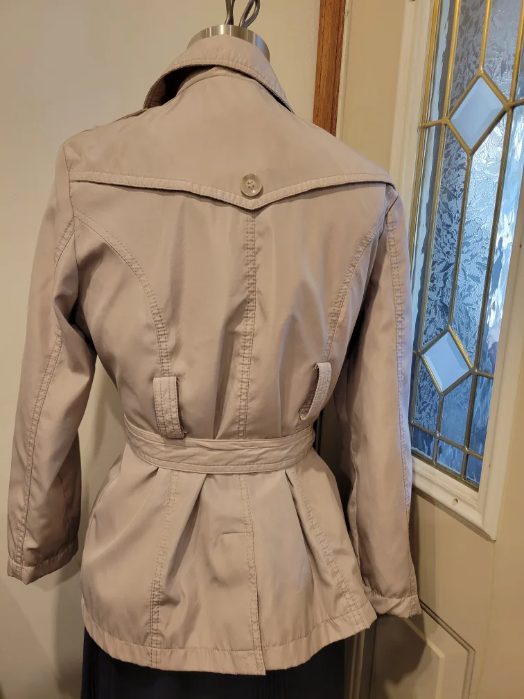 Women's large light jacket image indicator(2)