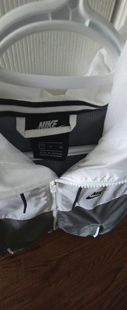 Nike Windbreaker Jacket image indicator(2)
