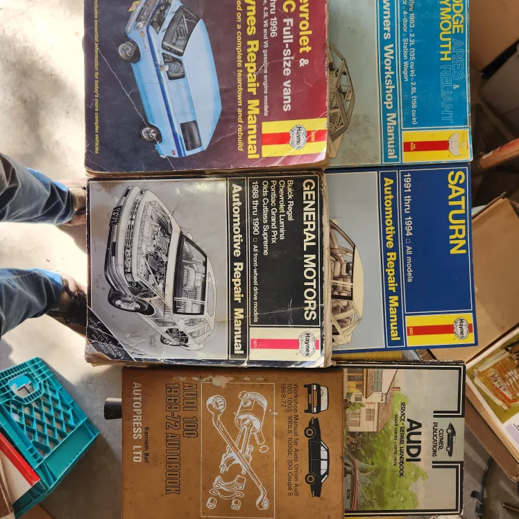 Lot of Auto Repair Manuals GM Dodge Audi thumbnail