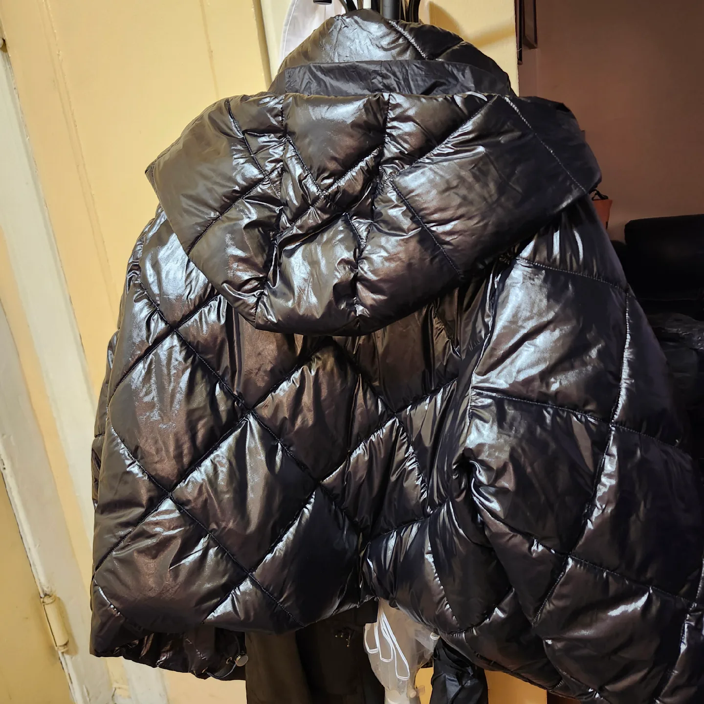 Banana Republic Black Puffer Jacket - Size M image indicator(5)