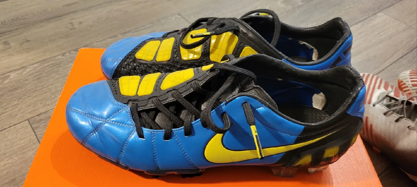 Soccer shoes-Nike, Adidas, Puma image indicator(2)