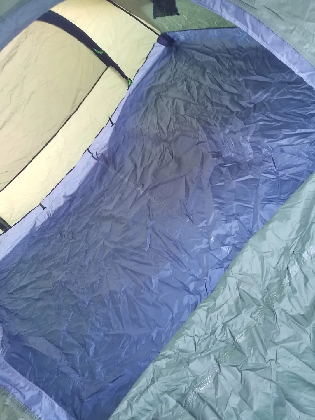 4 Person Instant Camping Tent 8.9 X7.7 X61' like new image indicator(6)