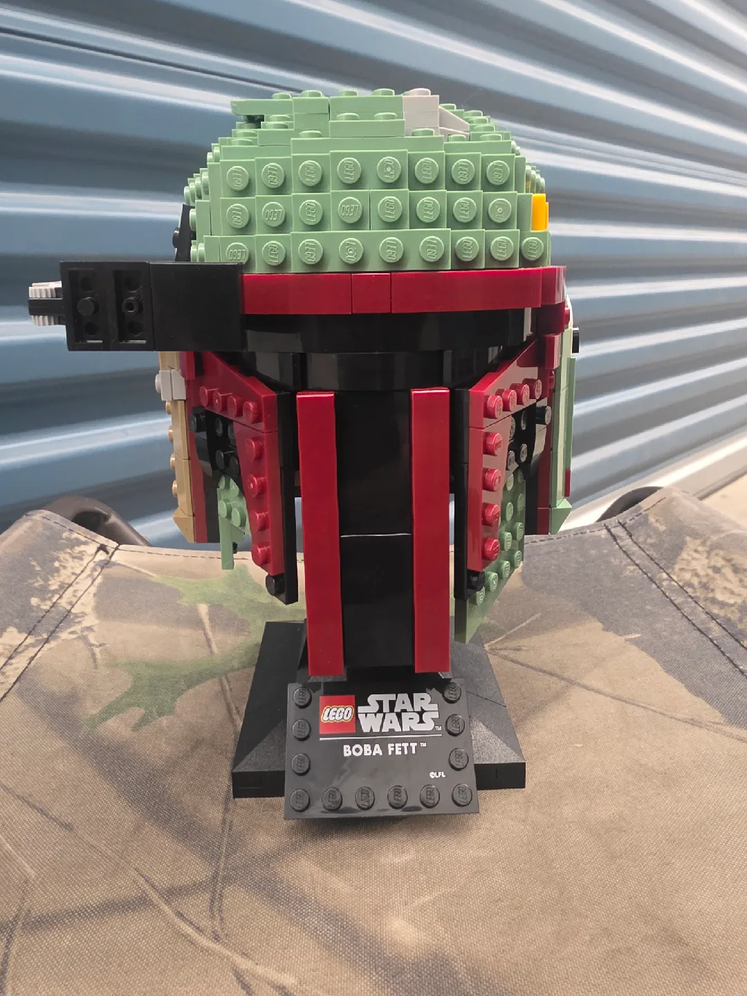 LEGO Star Wars Boba Fett Helmet thumbnail