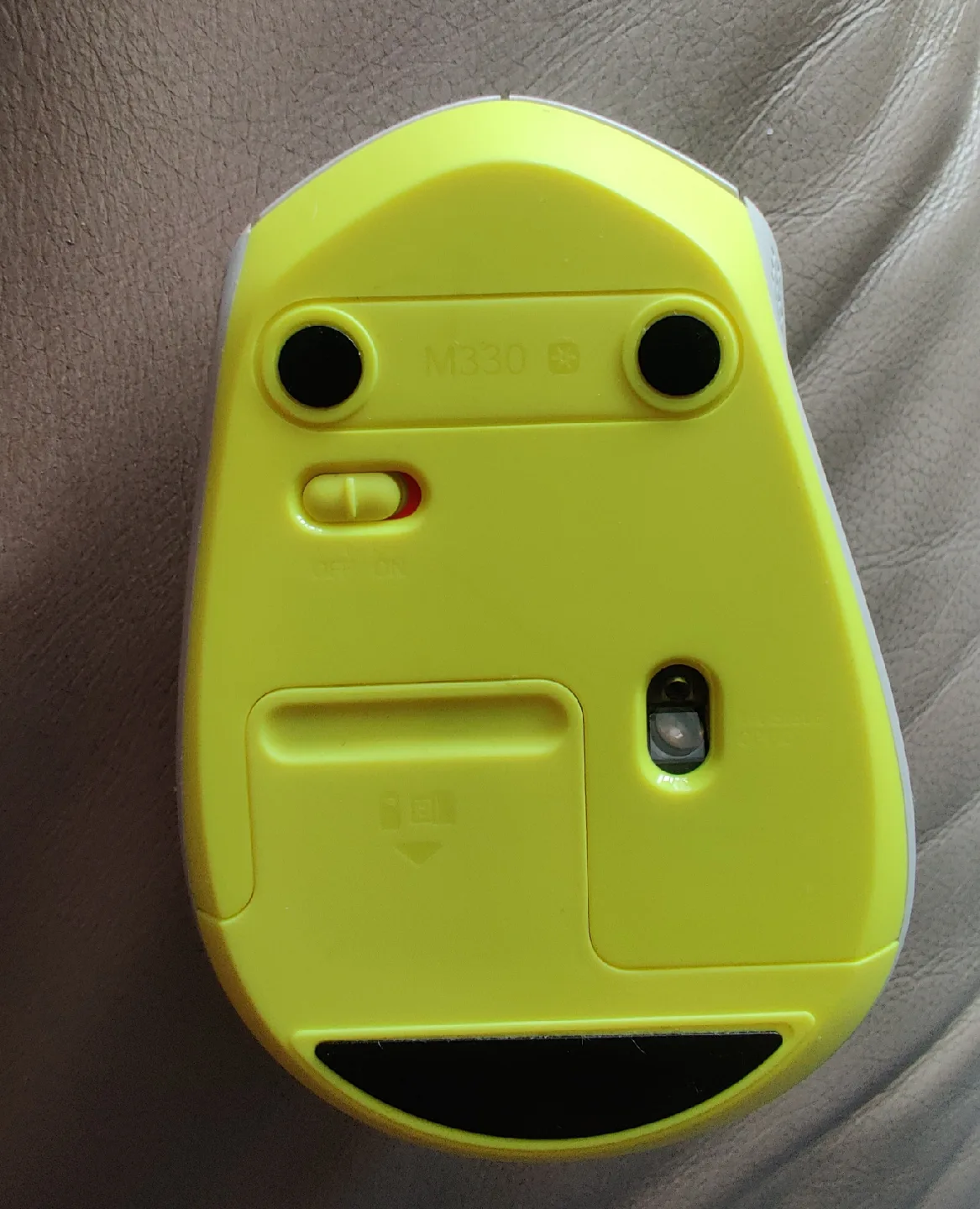 Logitech M330 Silent Plus Wireless Mouse - Yellow image indicator(2)