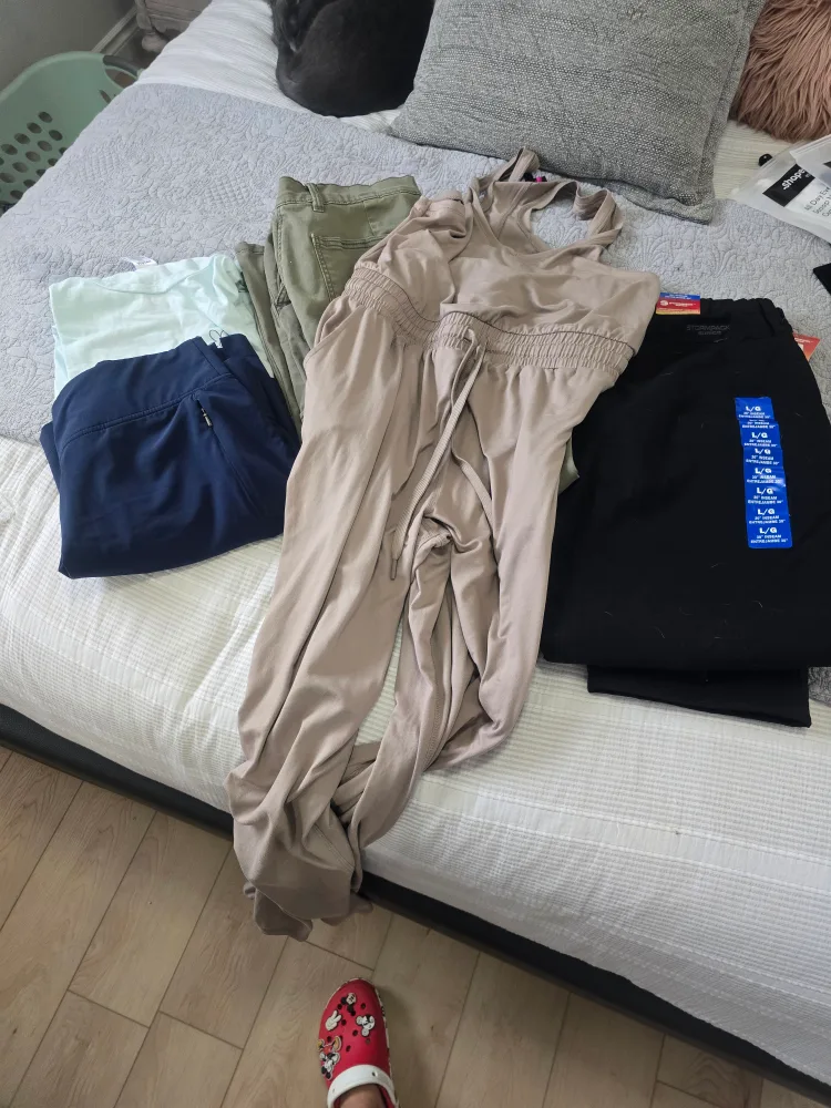 Mixed Clothing Lot - Various Brands and Sizes image indicator(2)