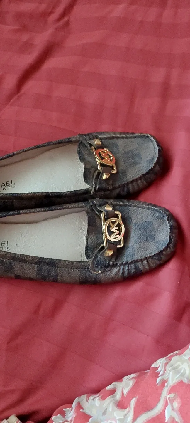 Michael Kors loafer image indicator(4)