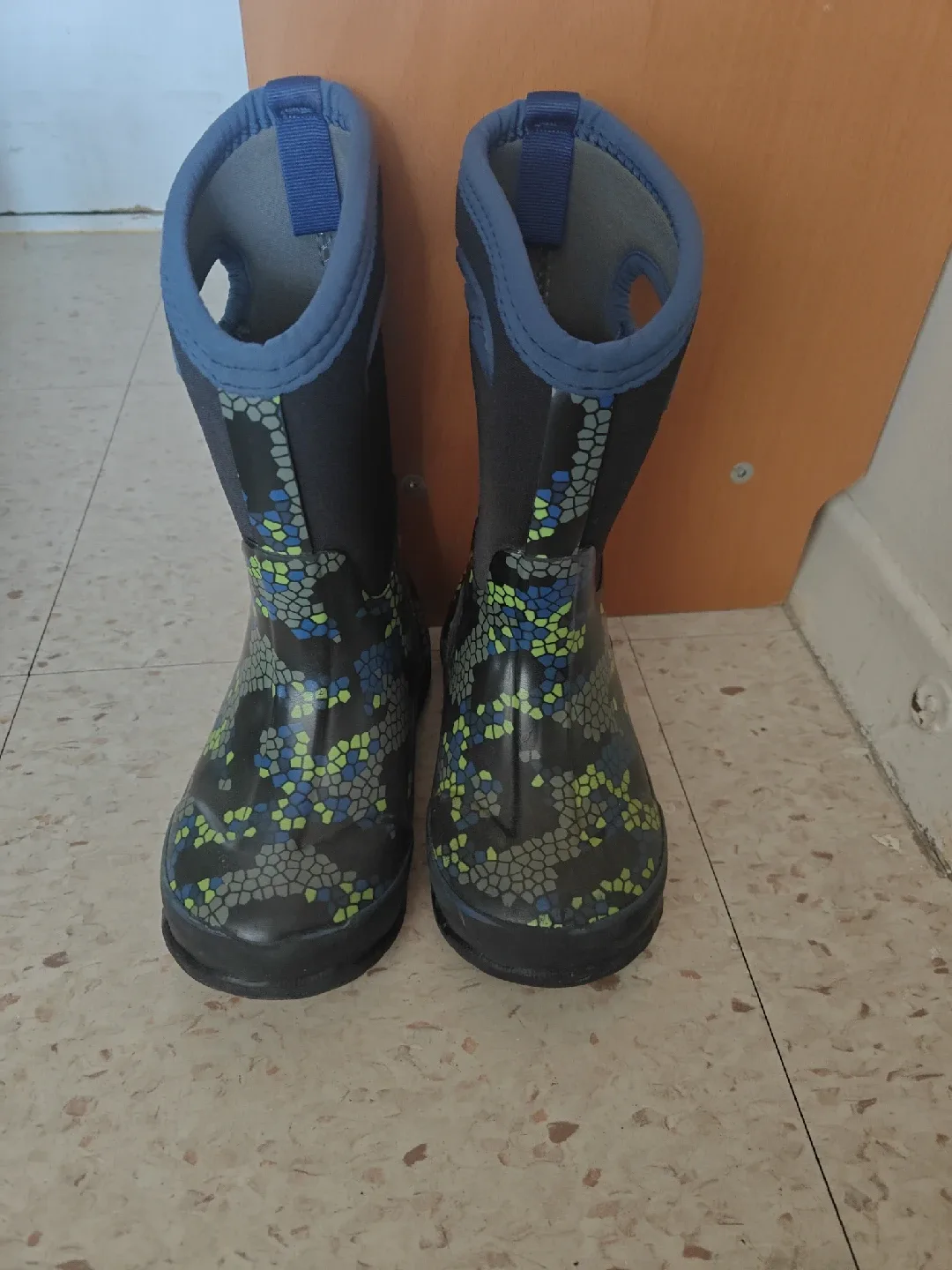 Bogs Kids' Classic Axel Winter Boots - Size 12 image indicator(2)