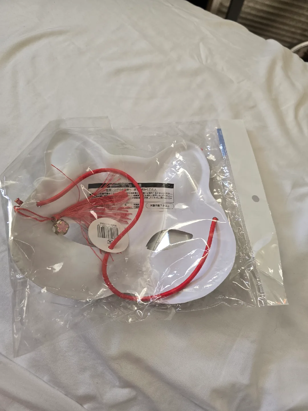 🥕Kitsune Fox Mask - Black with Goldfish Design Halloween image indicator(3)