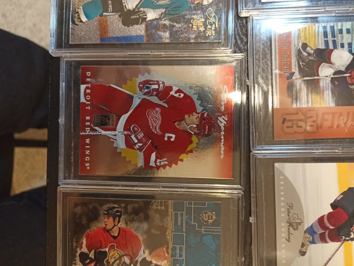 Hockey Trading Cards - Assorted Players image indicator(6)